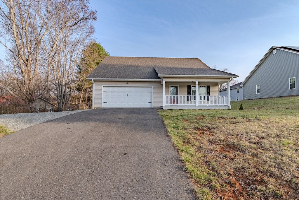 Photo of 44 Water Wheel Rd, Galax, VA 24333 (MLS # 109384)