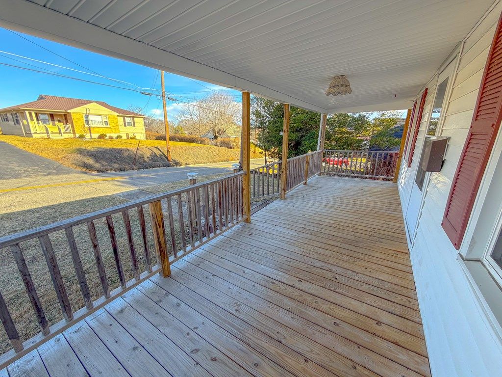 Photo of 915 Fisher Road, Wytheville, VA 24382 (MLS # 105785)