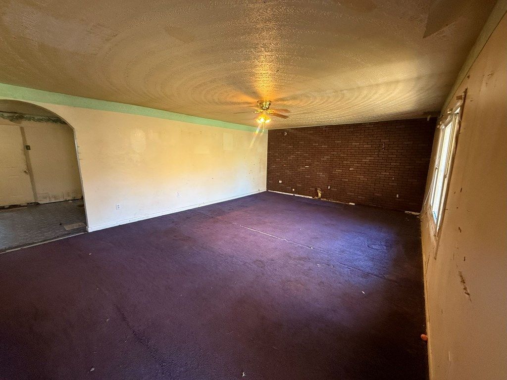 Photo of 547 Bellwood Road, Raven, VA 24639 (MLS # 103843)