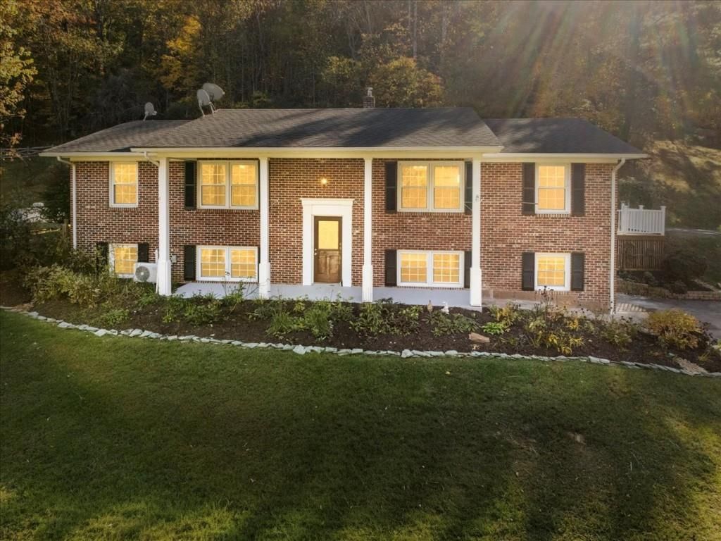 Photo of 5661 Owens Road, Radford, VA 24141 (MLS # 103784)