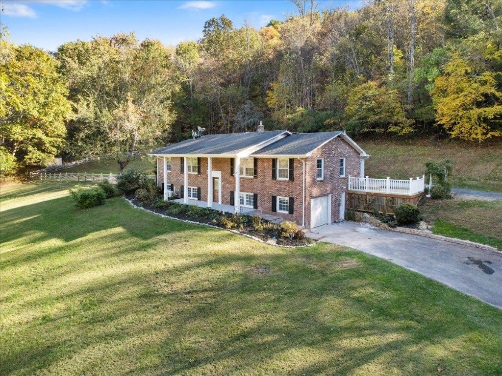 Photo of 5661 Owens Road, Radford, VA 24141 (MLS # 103784)