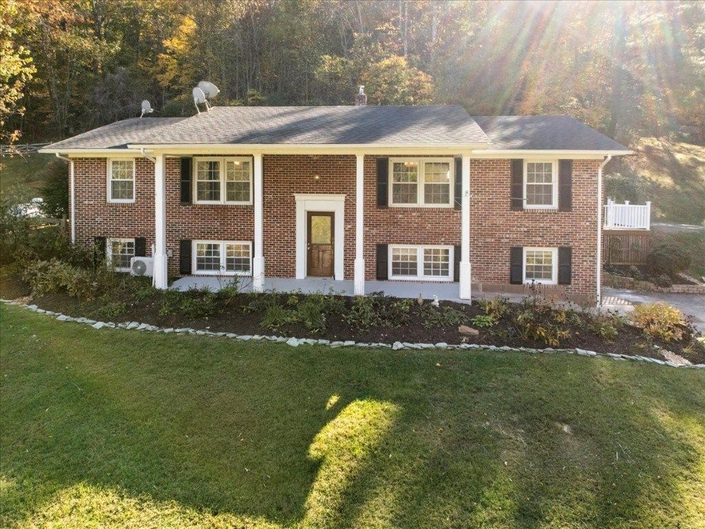 Photo of 5661 Owens Road, Radford, VA 24141 (MLS # 103784)