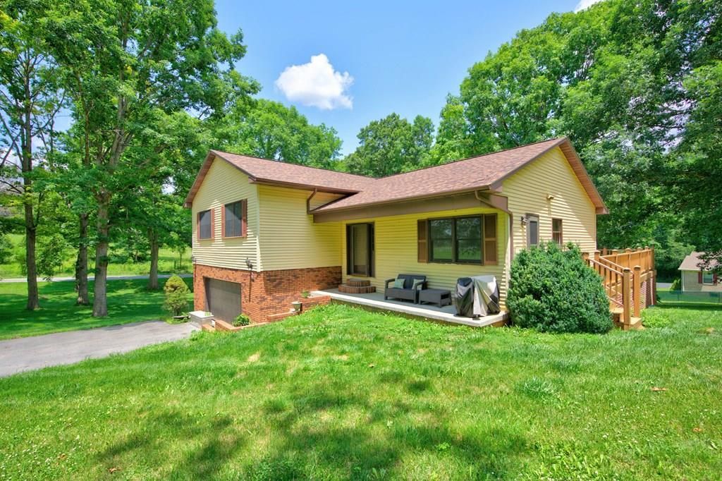 Photo of 118 Phillipi Rd, Rural Retreat, VA 24368 (MLS # 110834)