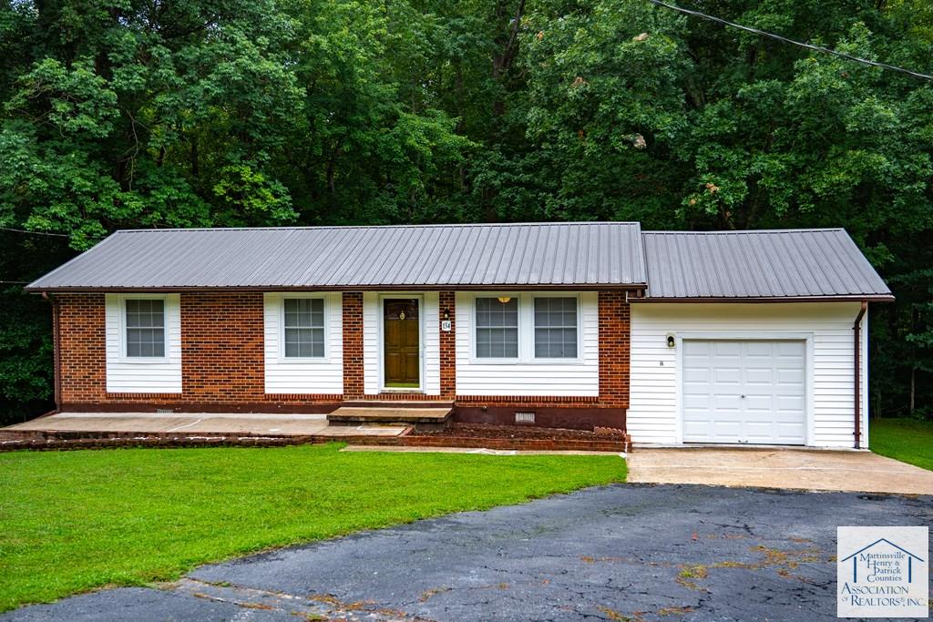 134 Commodore Ct