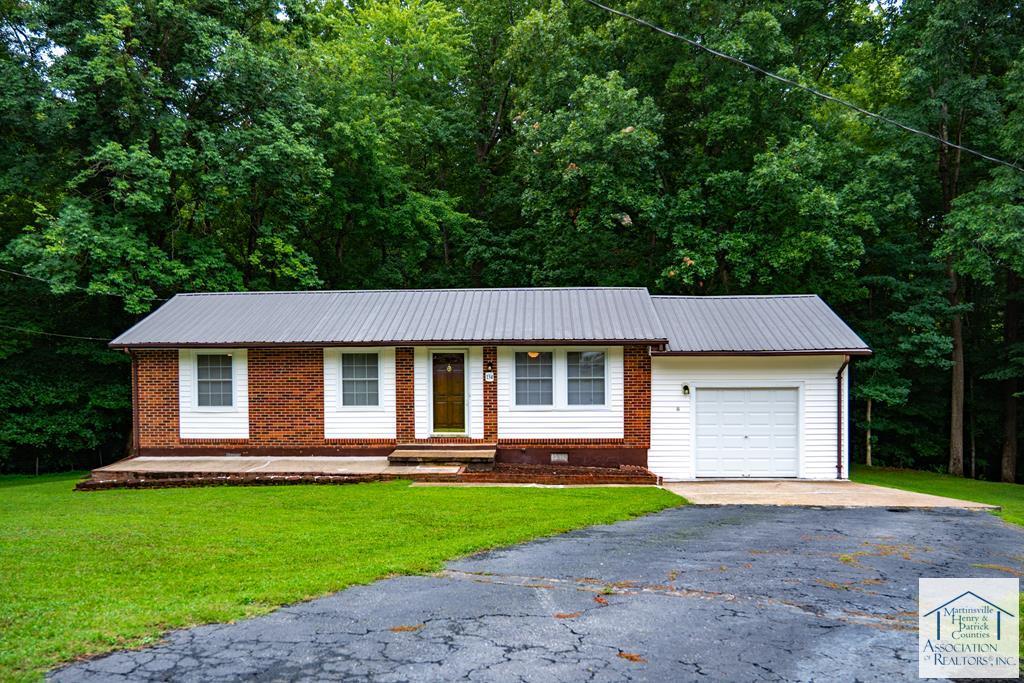 134 Commodore Ct