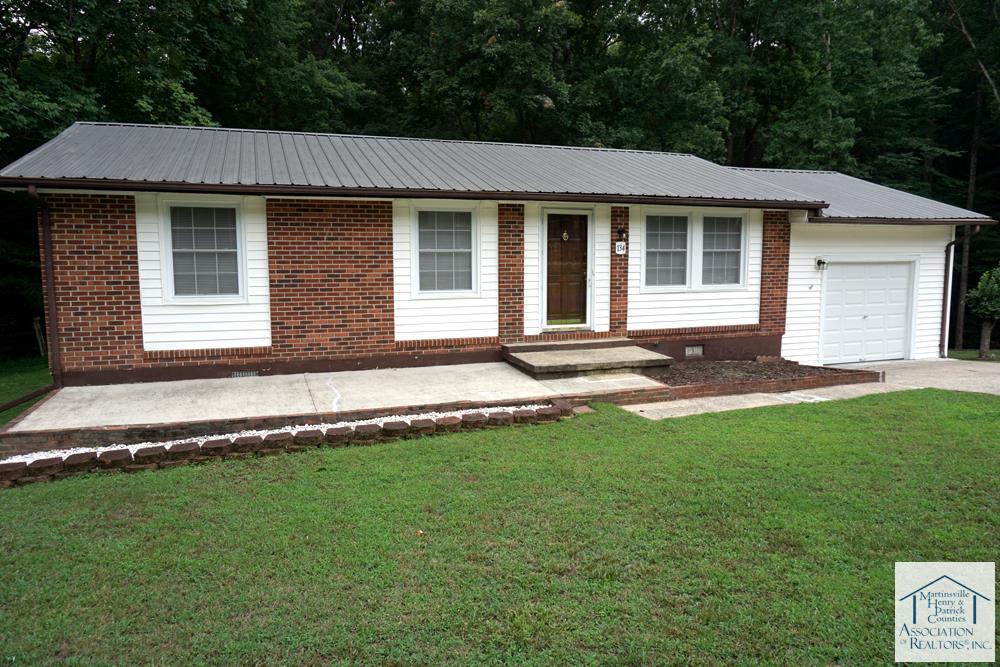134 Commodore Ct