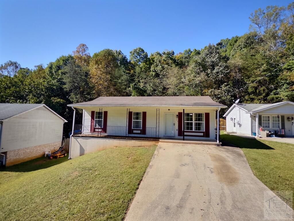 1102 Smith Lake Rd