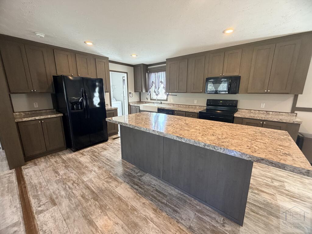8811 Chatham Rd