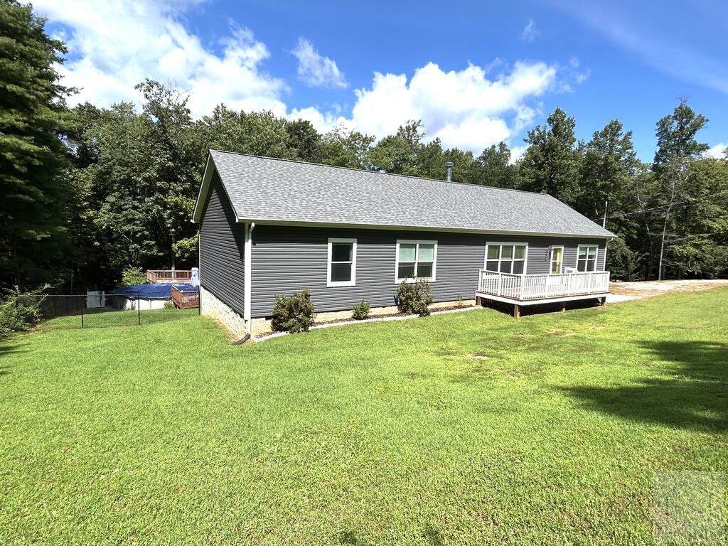 997 Mountain Valley Dr
