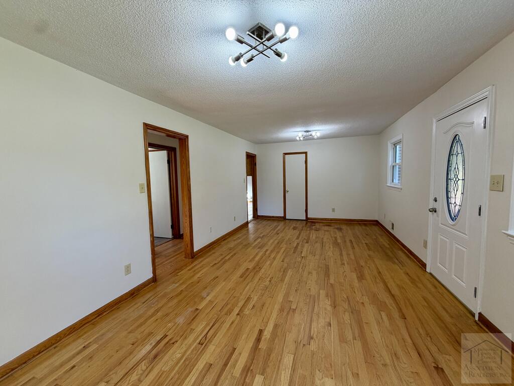 3414 Axton Rd