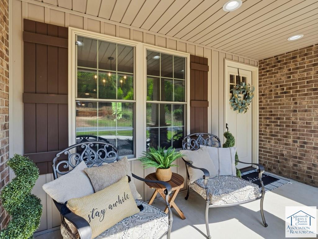 164 Lion Cove Lane