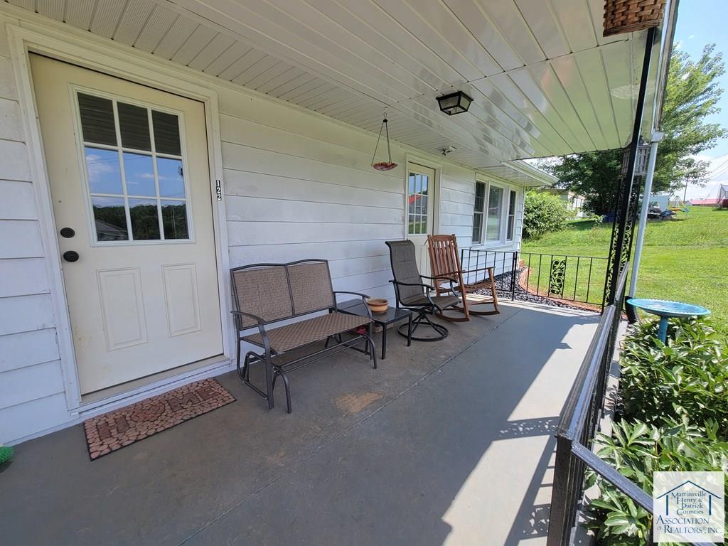 122 Acorn Rd