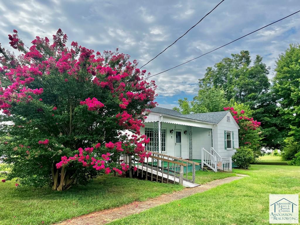 100 Fairsky Dr