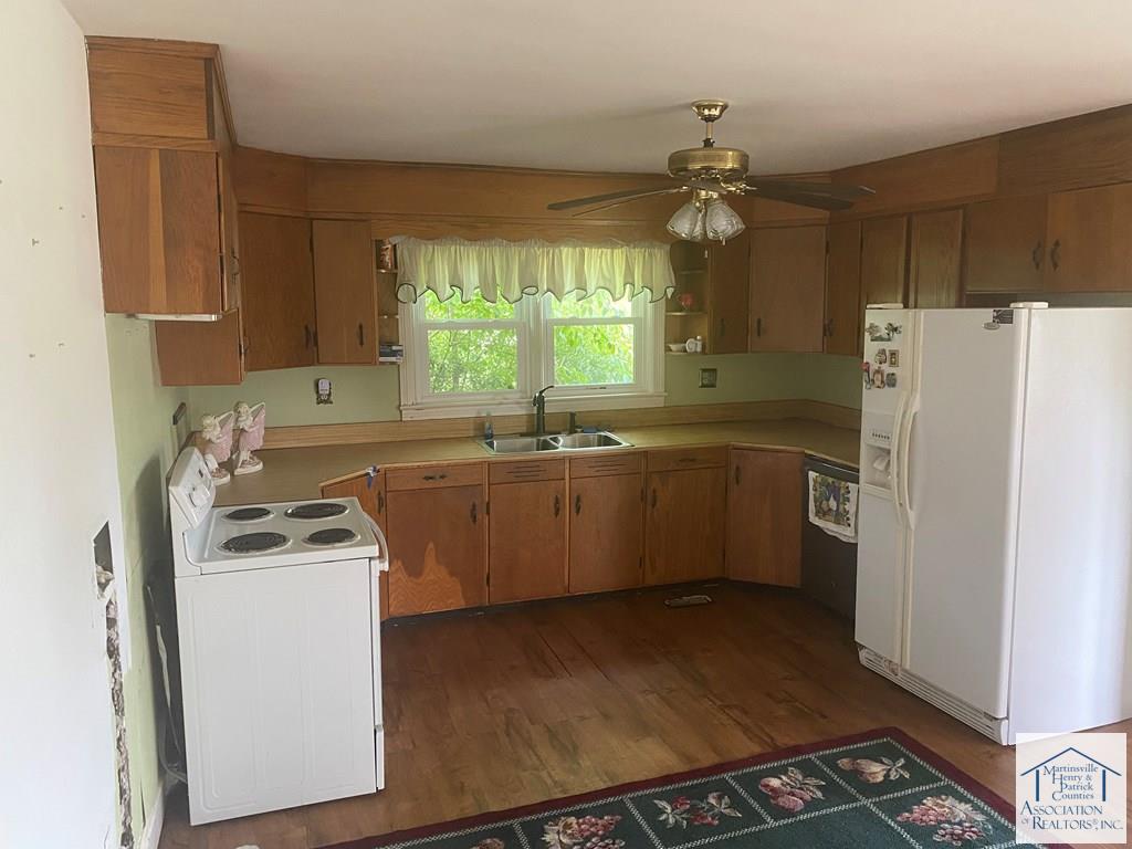 100 Fairsky Dr