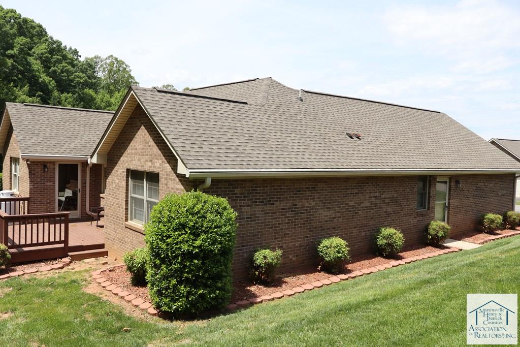 49 Woodglen Court