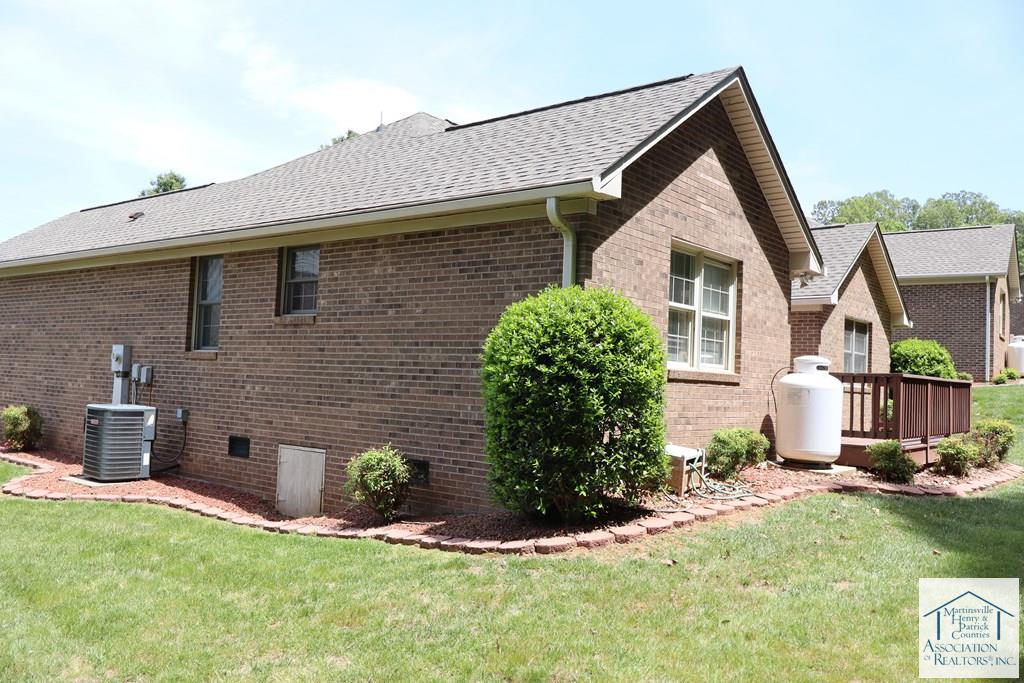 49 Woodglen Court