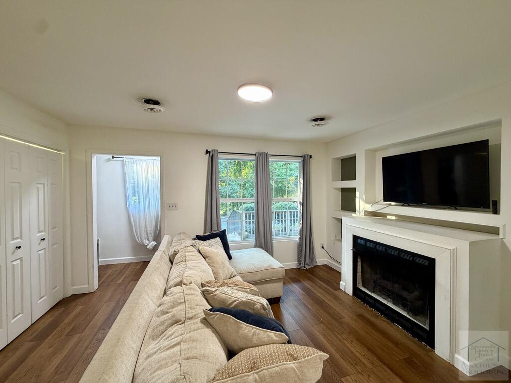 1117 Smith Lake Rd