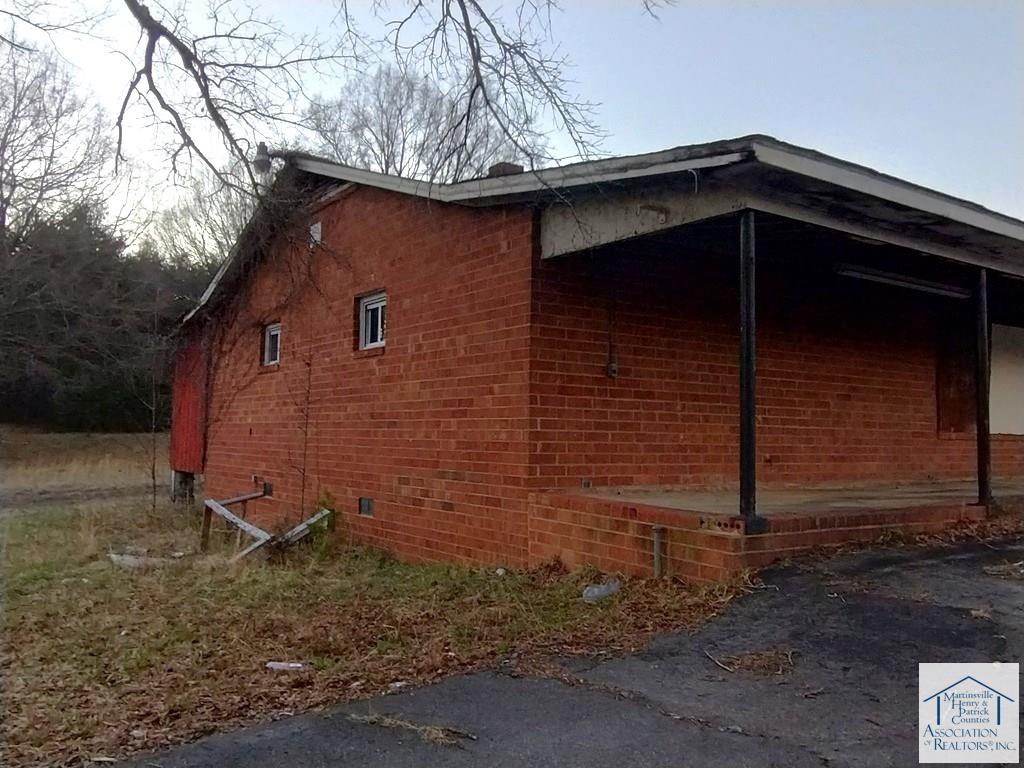 8200 Axton Rd