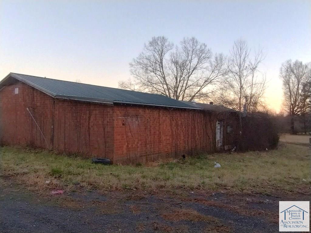 8200 Axton Rd