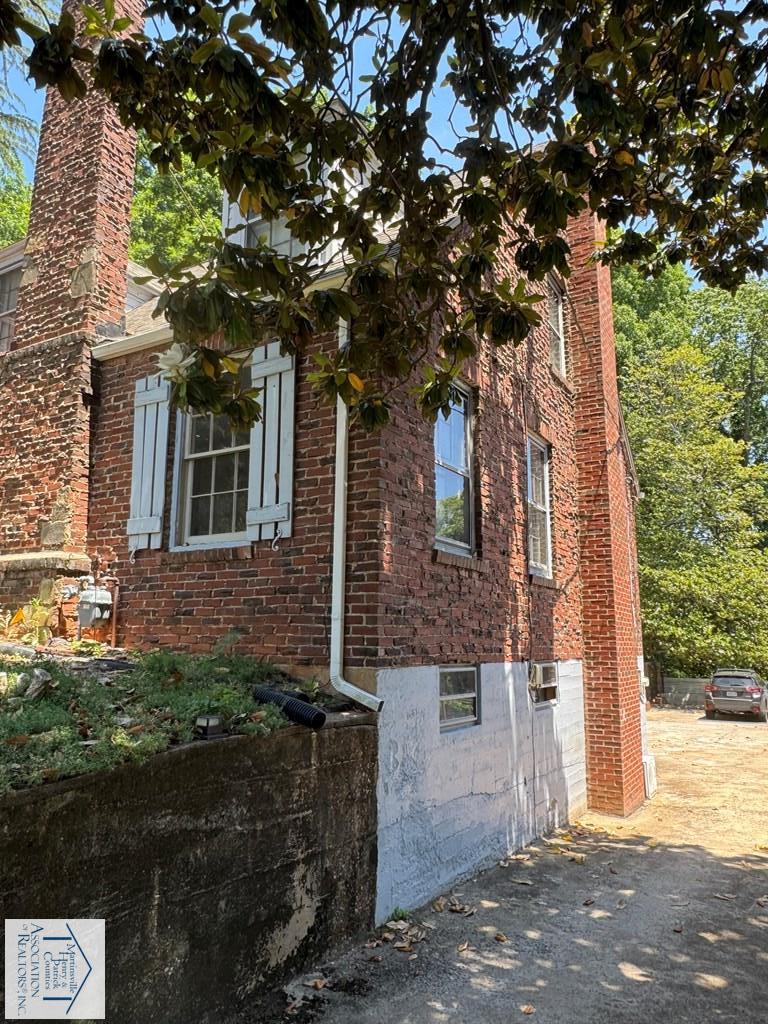 615 Mulberry Rd