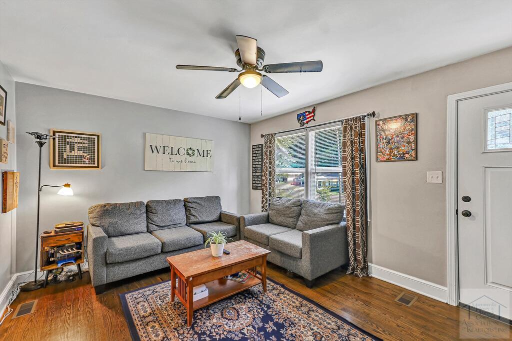 211 Maple Dr