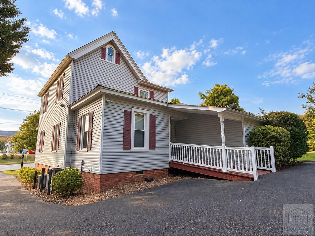 33 Ellsworth Street
