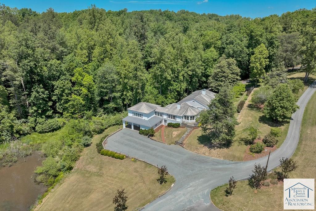 260 Peaceful Valley Ln