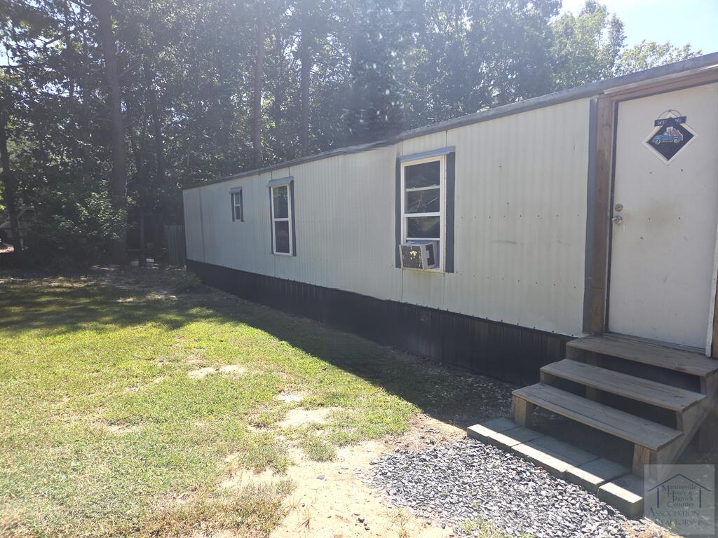 569 Saturn Dr