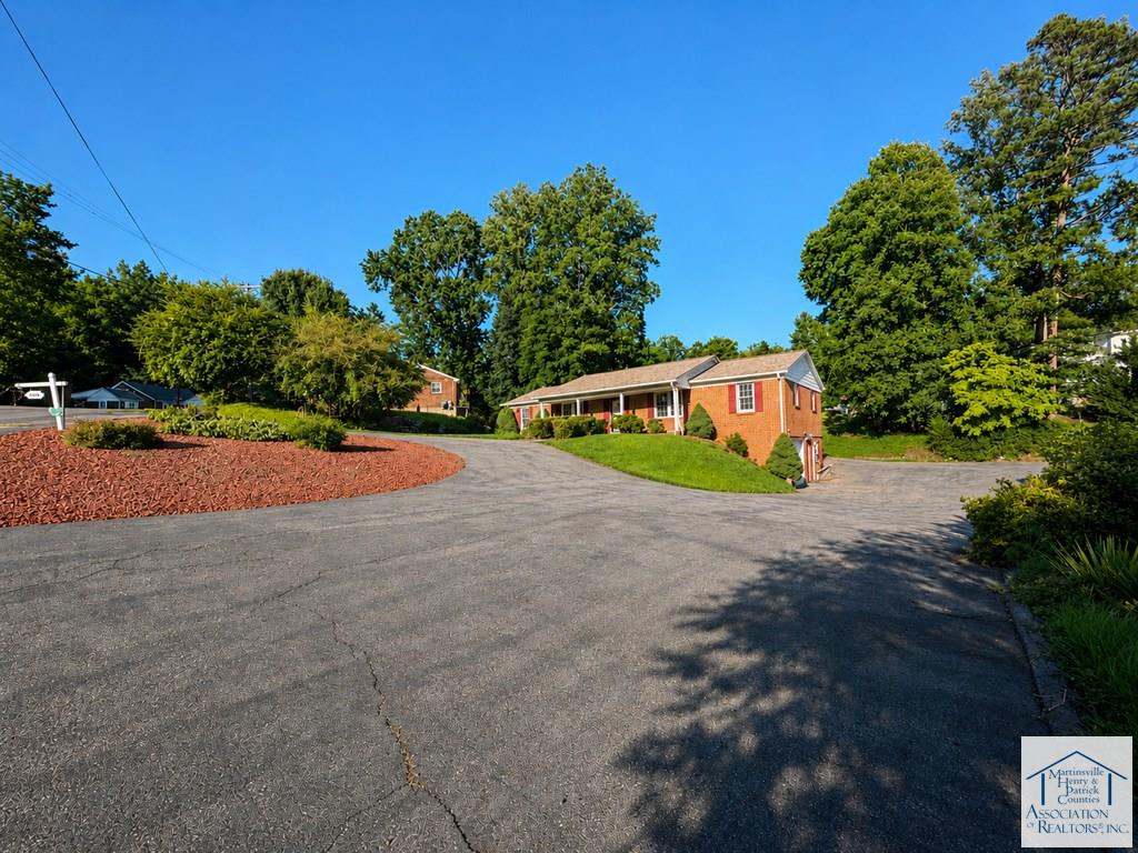 292 Robinhood Rd