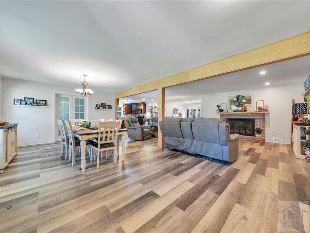 13 Nottingham Ln