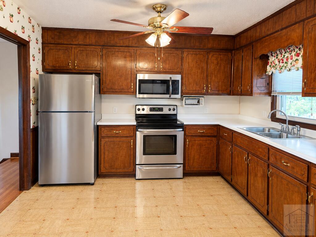 1069 College Drive