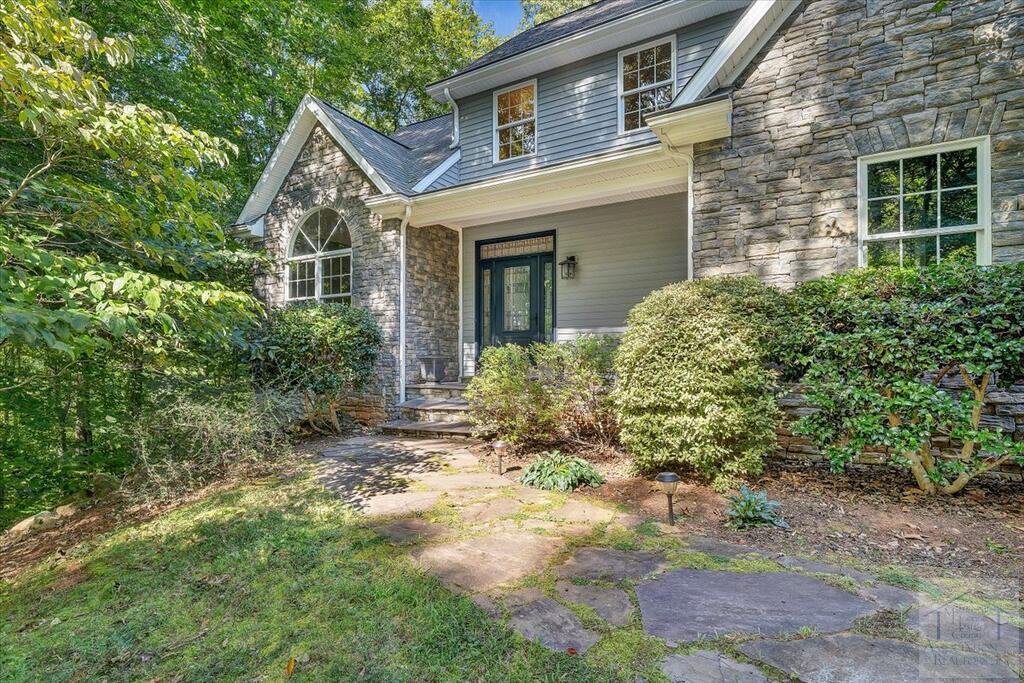 130 Plandome Court