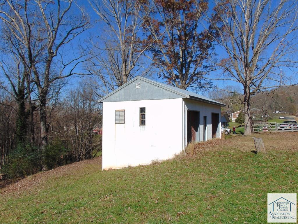 17 Thomas Rd