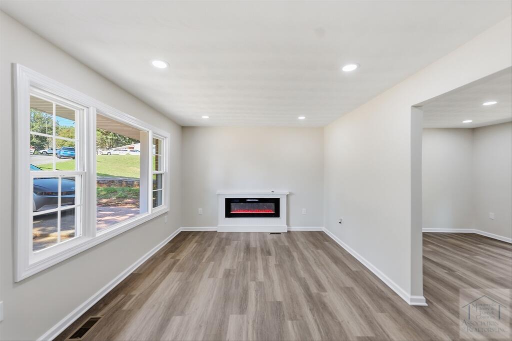 1303 Carver Court