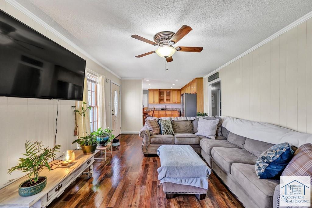 4060 Chatham Rd