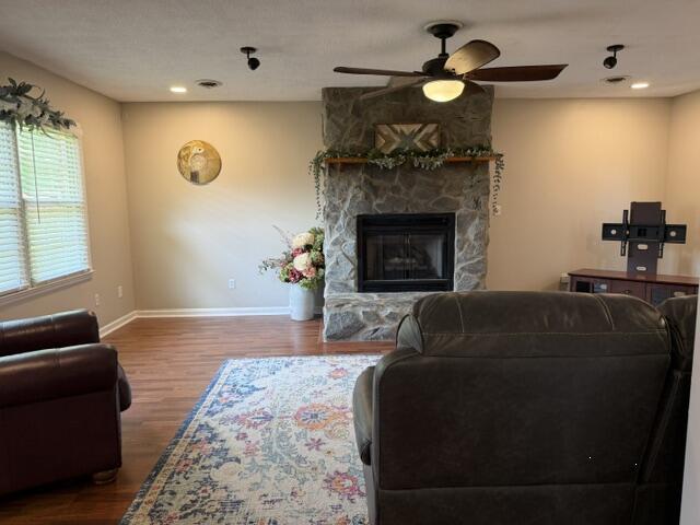 1148 Laurel Ln