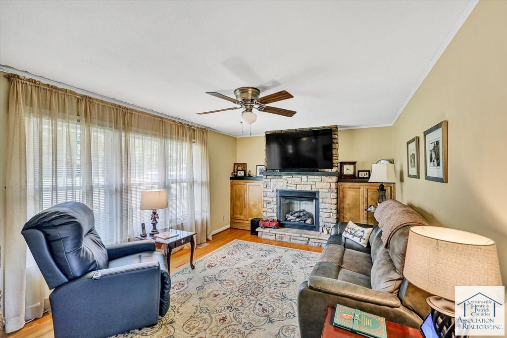 105 Sunset Dr