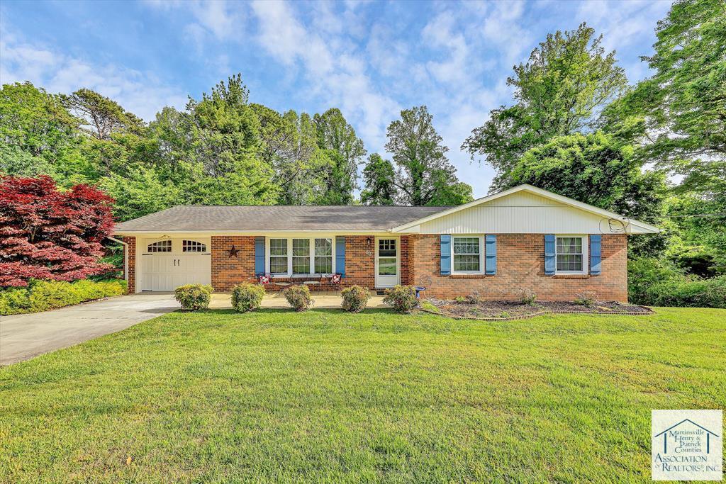 105 Sunset Dr
