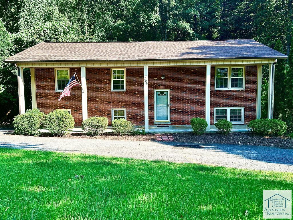 706 Beechnut Ln