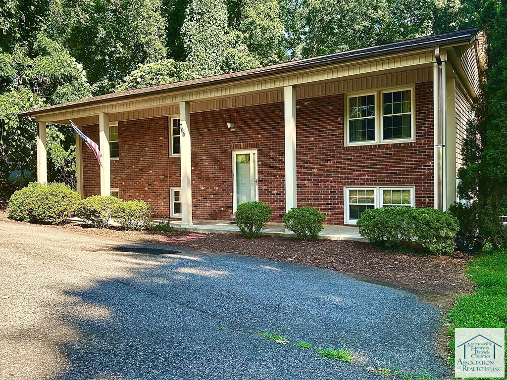 706 Beechnut Ln