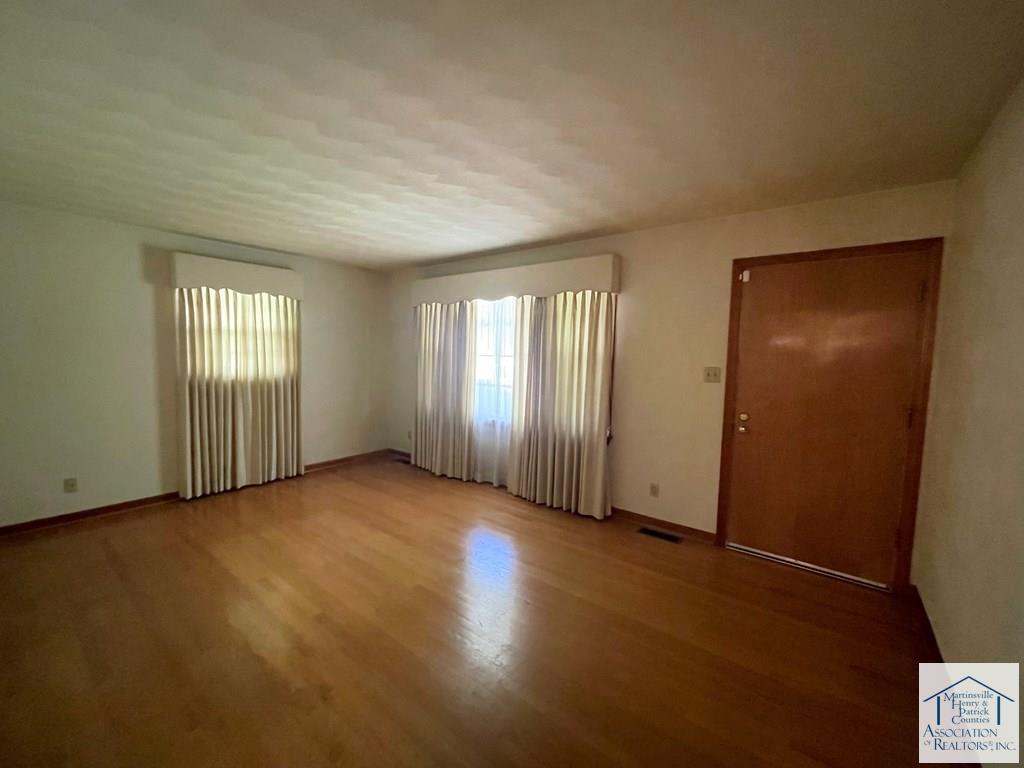 35 White Pine Rd