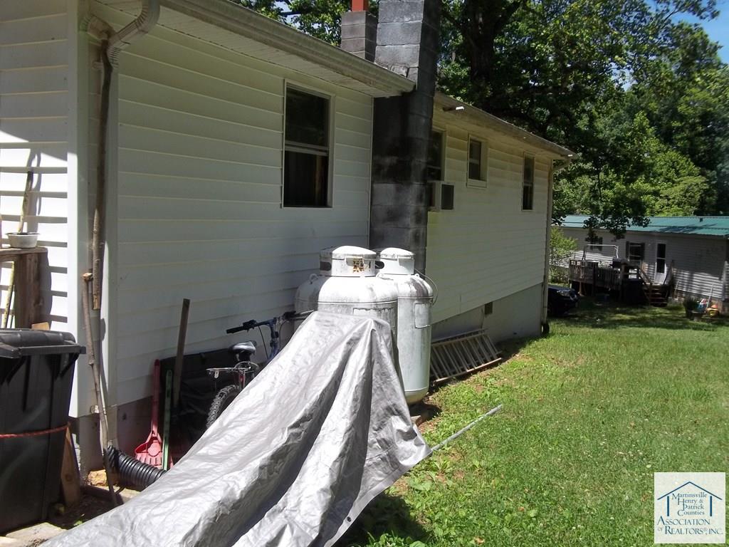 335 Hall Harbour Rd