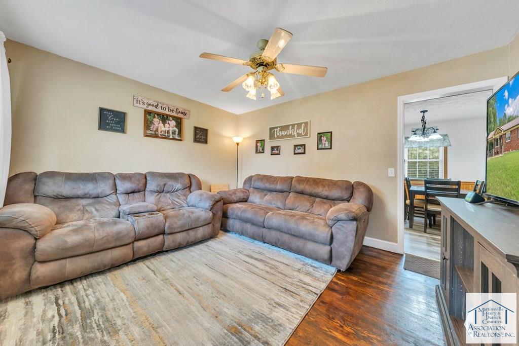 809 Longview Dr