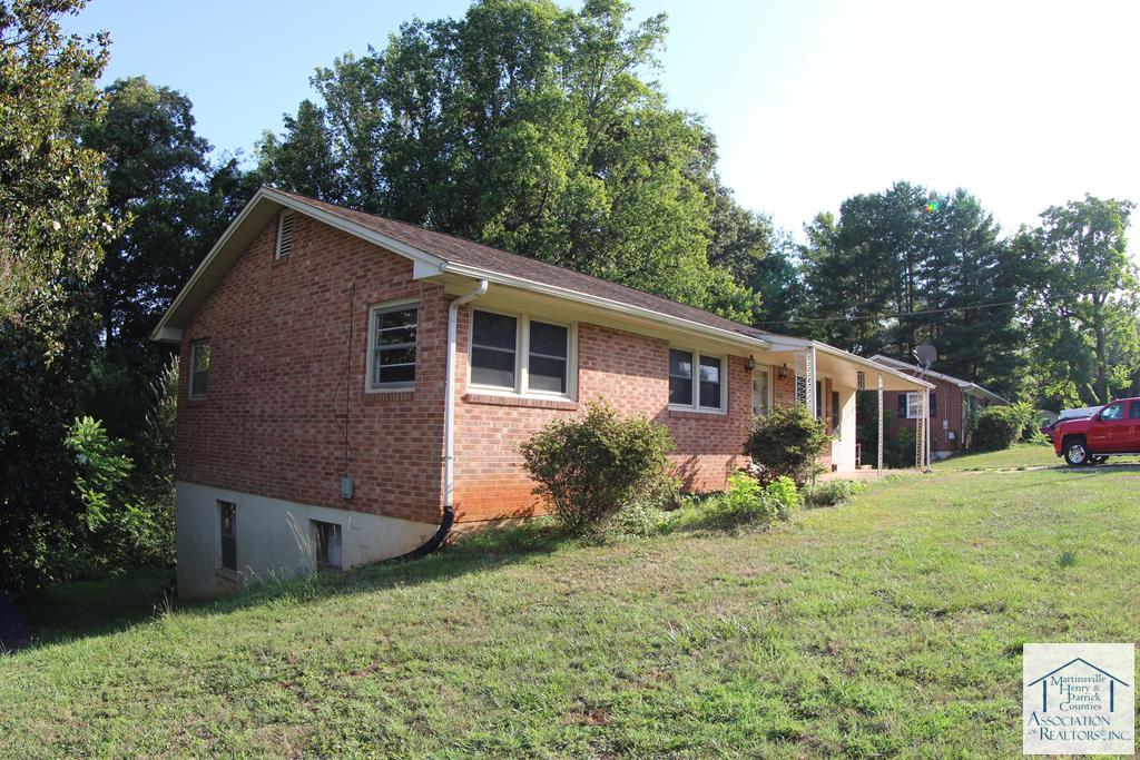 103 Hillcrest Court