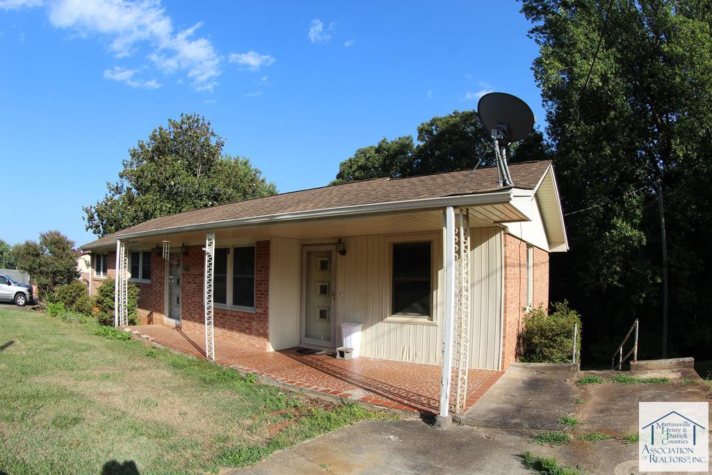 103 Hillcrest Court