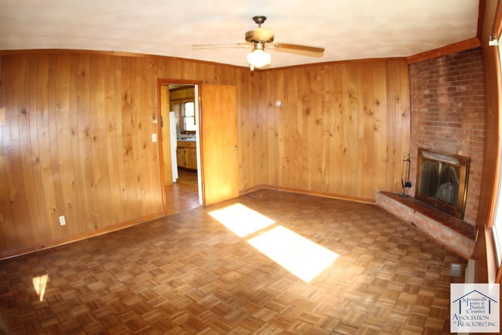 103 Hillcrest Court