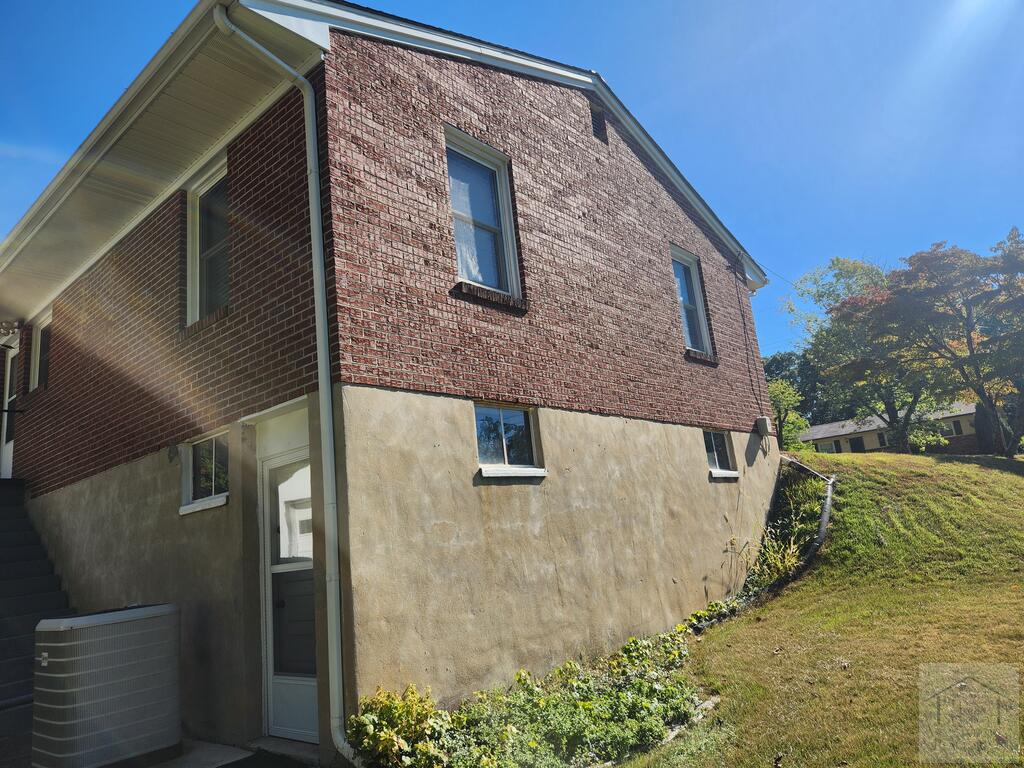 1202 Mountain Rd