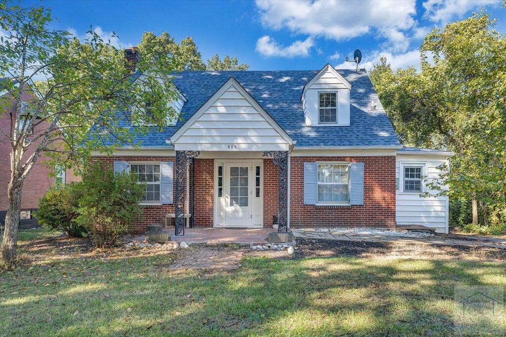 606 Rives Rd