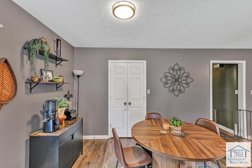 123 Pebble Rd