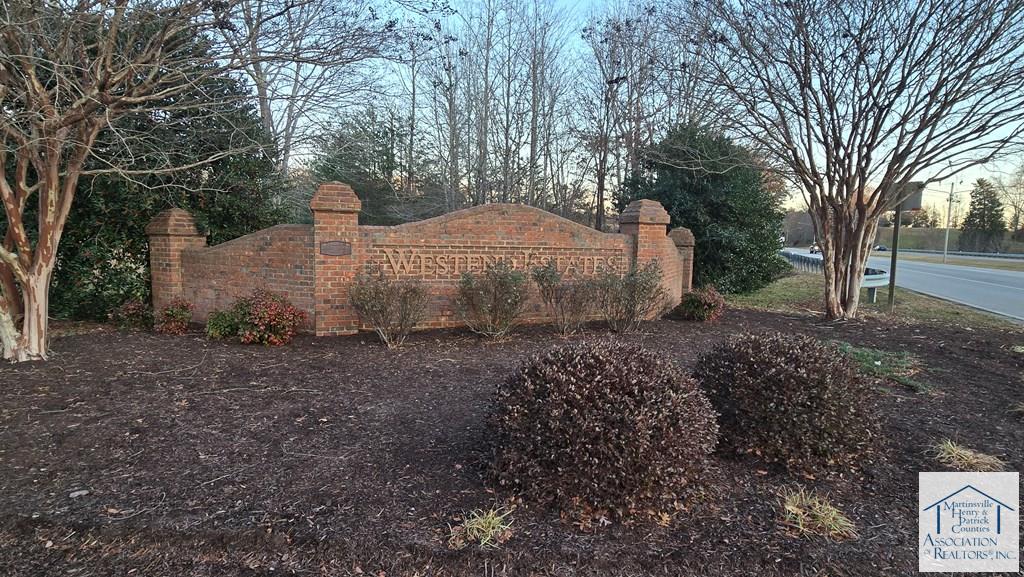 15 Westhaven Dr